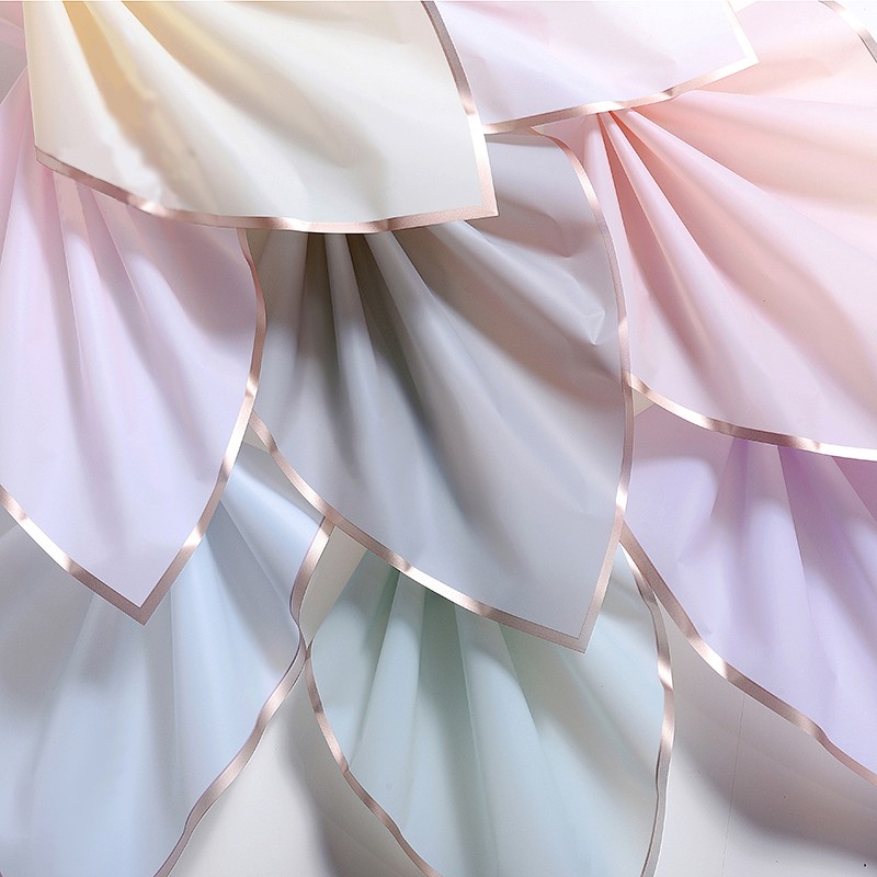 Aranycsíkos íves fólia csomagoló – 20 ív/csomag 58cm x 58cm halvány rózsaszín/rose gold - Image 2
