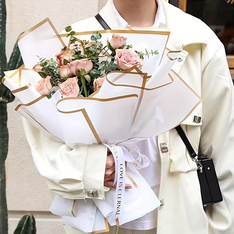 Aranycsíkos íves fólia csomagoló – 20 ív/csomag 58cm x 58cm fehér/rose gold - Image 2